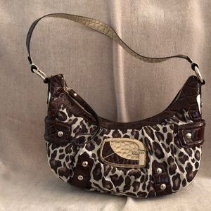 Animal print Guess handbag w/ exterior zip pocket